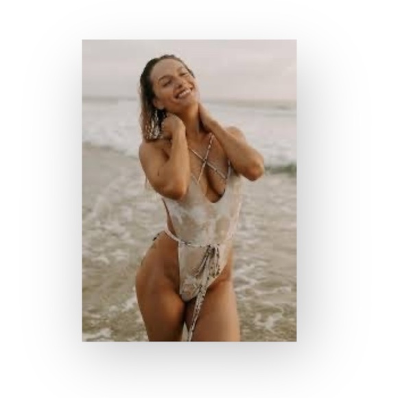 new Moana Bikini🝮 Reversible Bring It Brittany Butterfly Wrap Swimsuit 🝮 Small - Picture 13 of 16